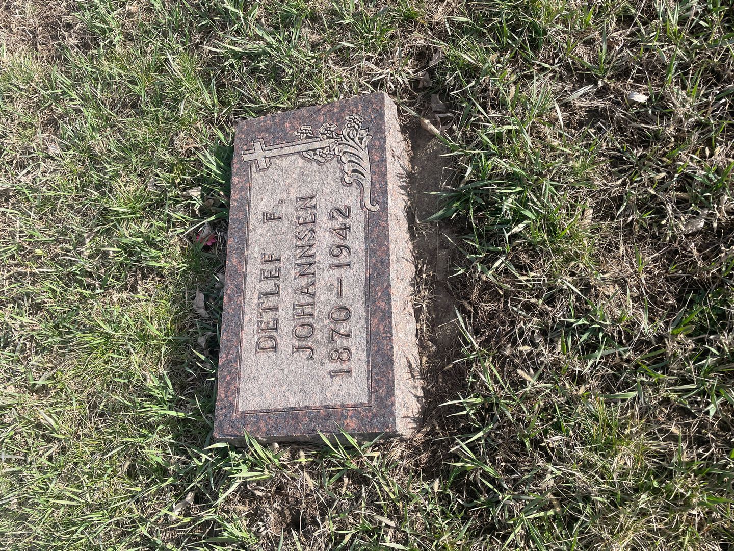 Detlef F. Johannsen Junior's grave. Photo 1