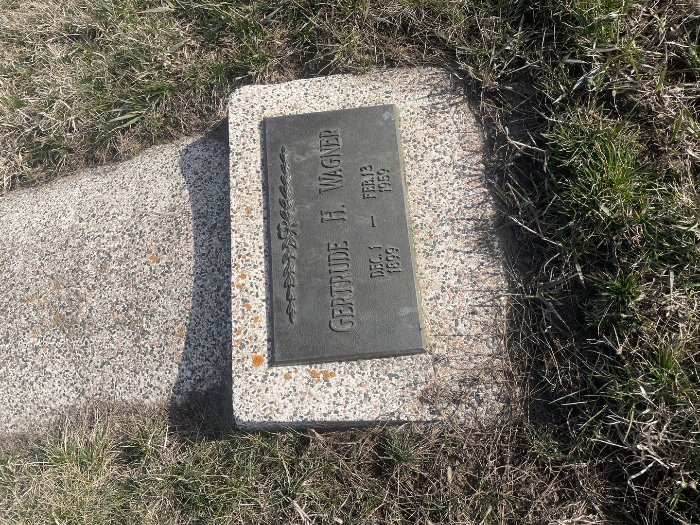 Gertrude H. Wagner's grave. Photo 1