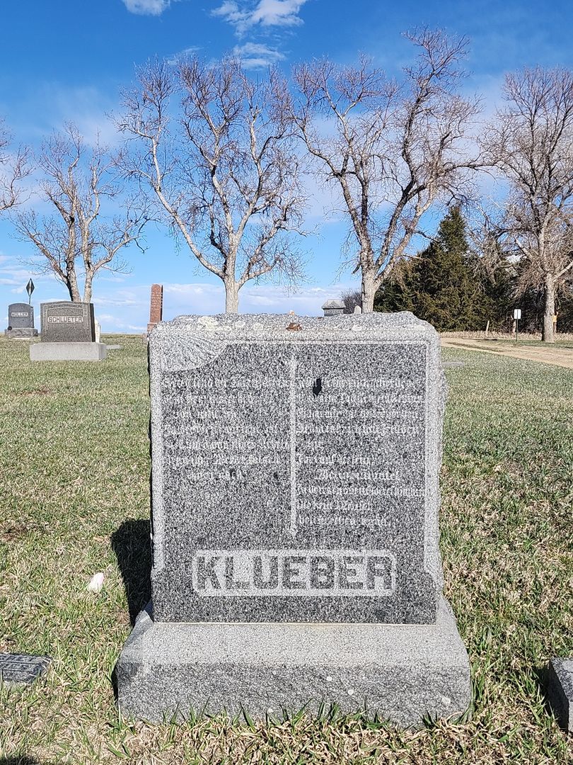 Margret Zimmerman Klueber's grave. Photo 1