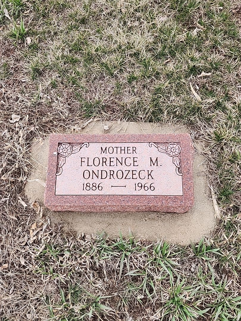 Florence May Banning Ondrozeck's grave. Photo 1