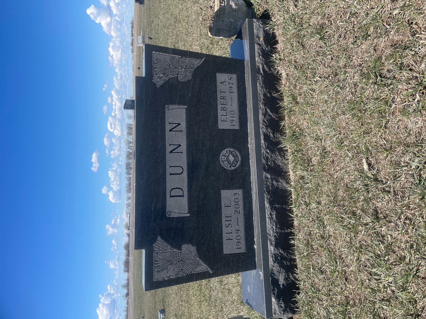 Elsie E. Davis Dunn's grave. Photo 1