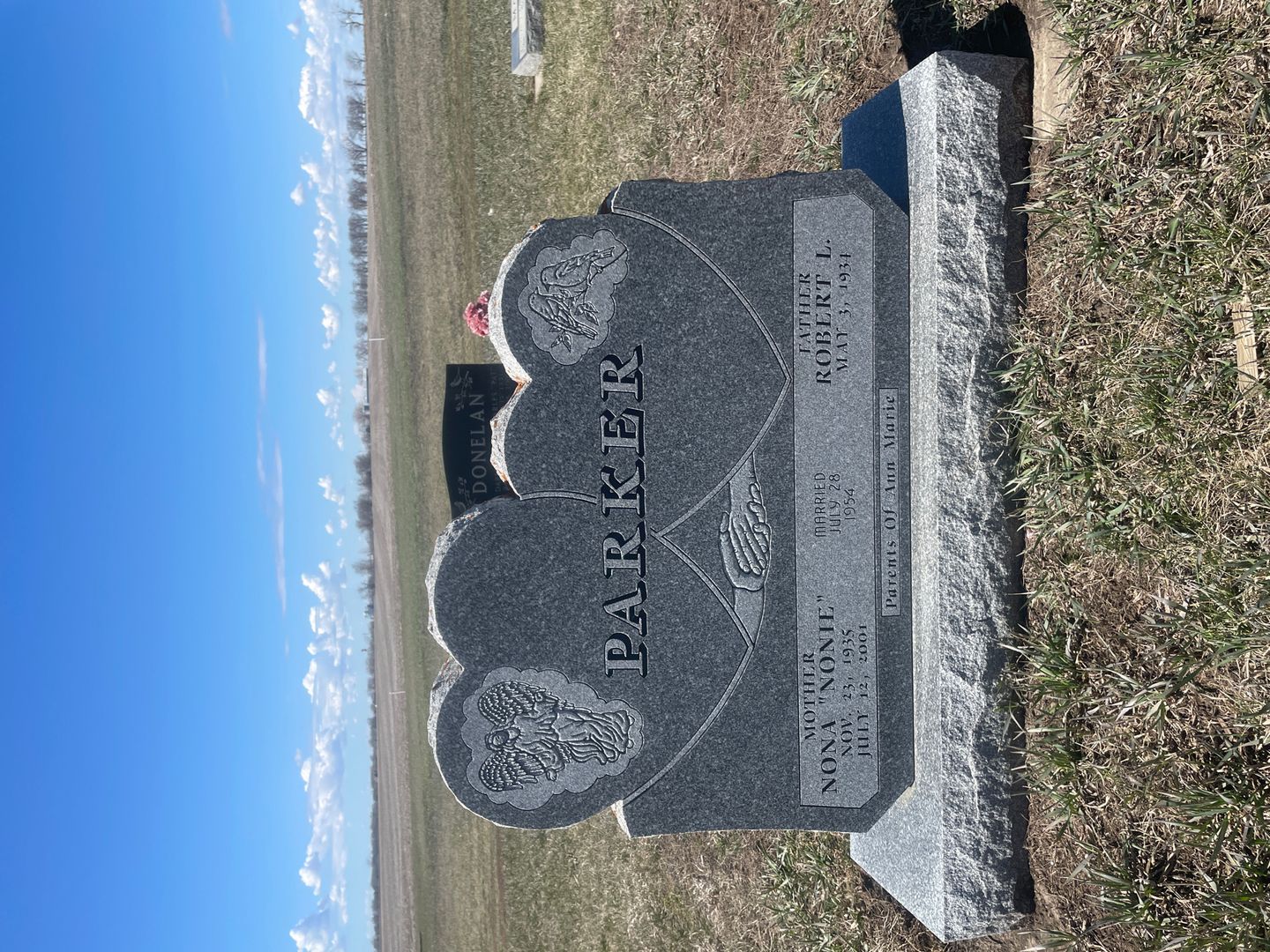 Nona "Nonie" Parker's grave. Photo 1