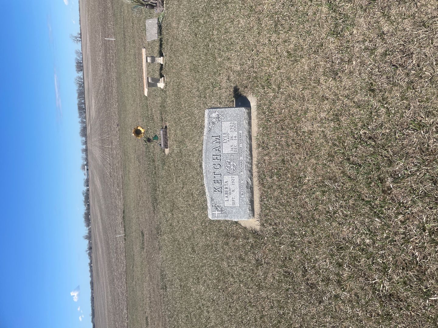 Lyle Ellsworth "Kayo" Ketcham's grave. Photo 1