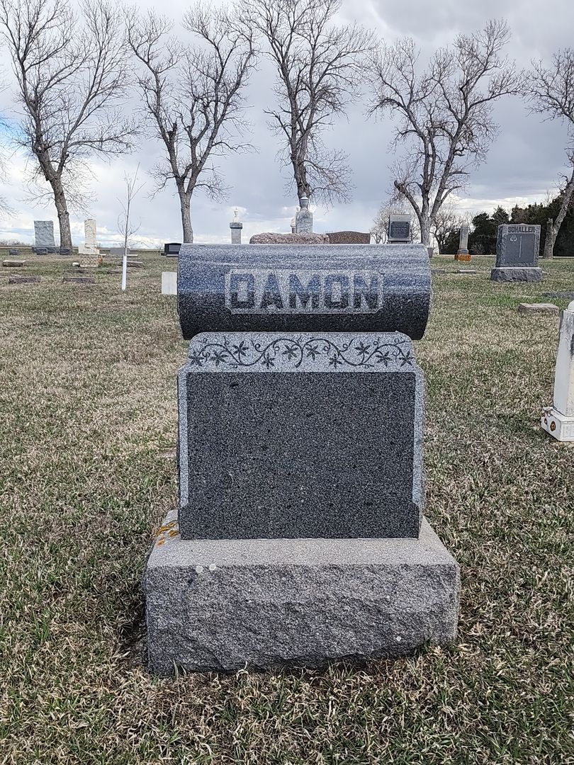 Harmon Damon's grave. Photo 1