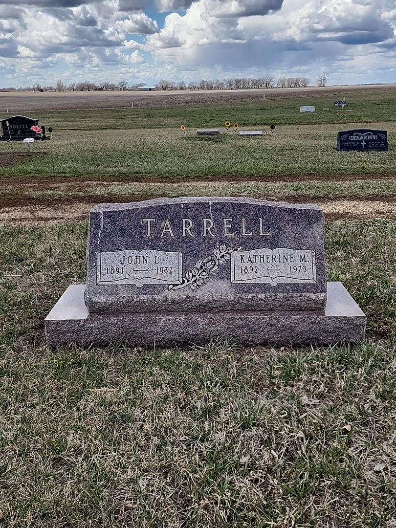 John L. Tarrell's grave. Photo 1