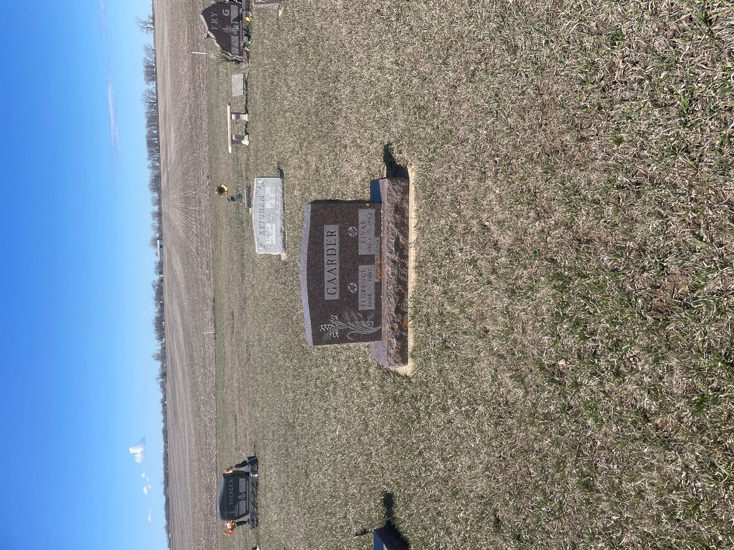 Florence Klinkel Gaarder's grave. Photo 1