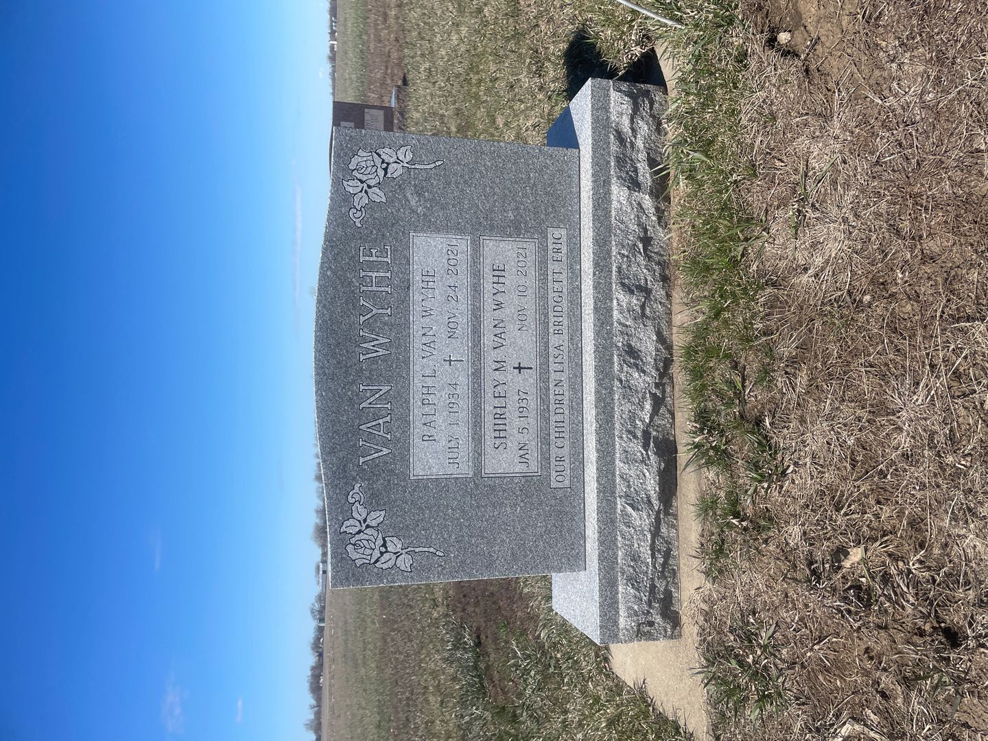 Shirley Mae Van Wyhe's grave. Photo 1