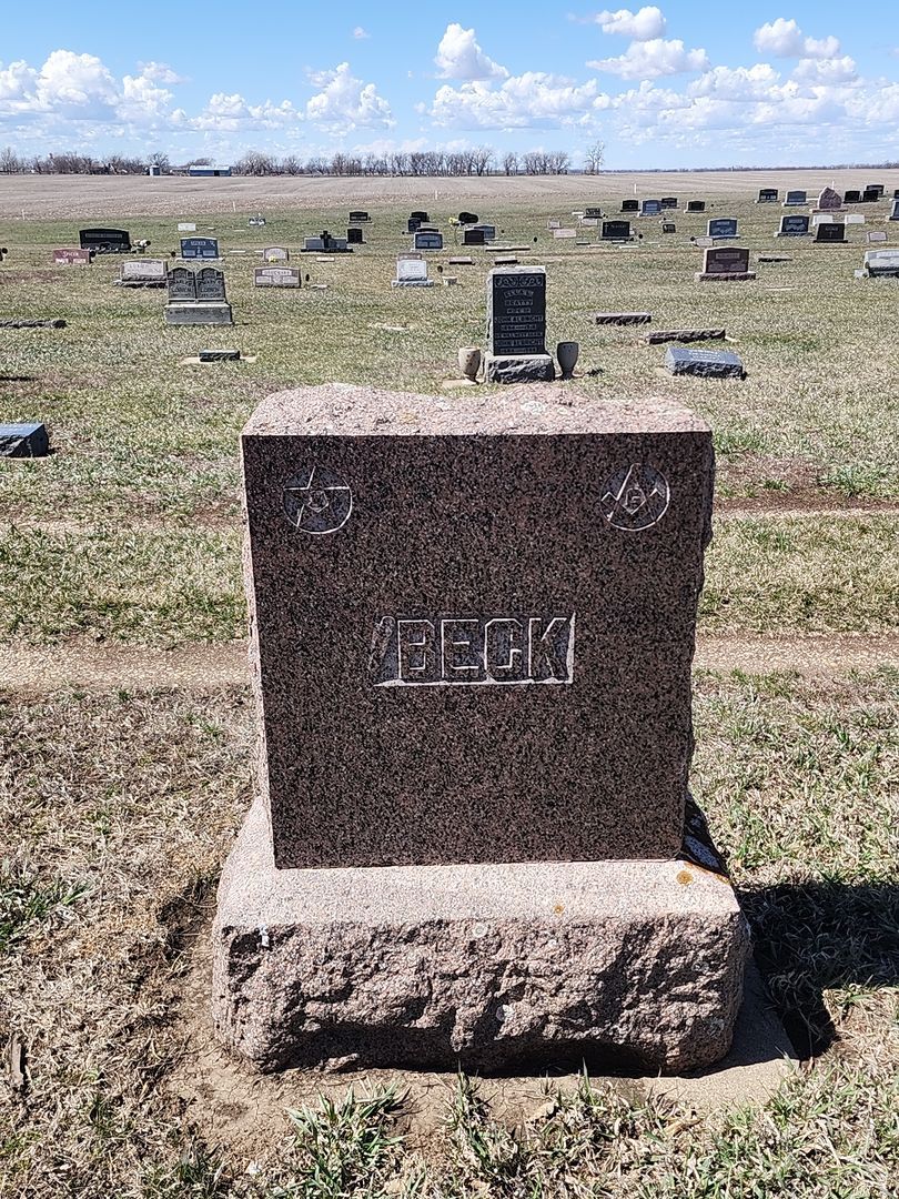 J. E. Beck's grave. Photo 1