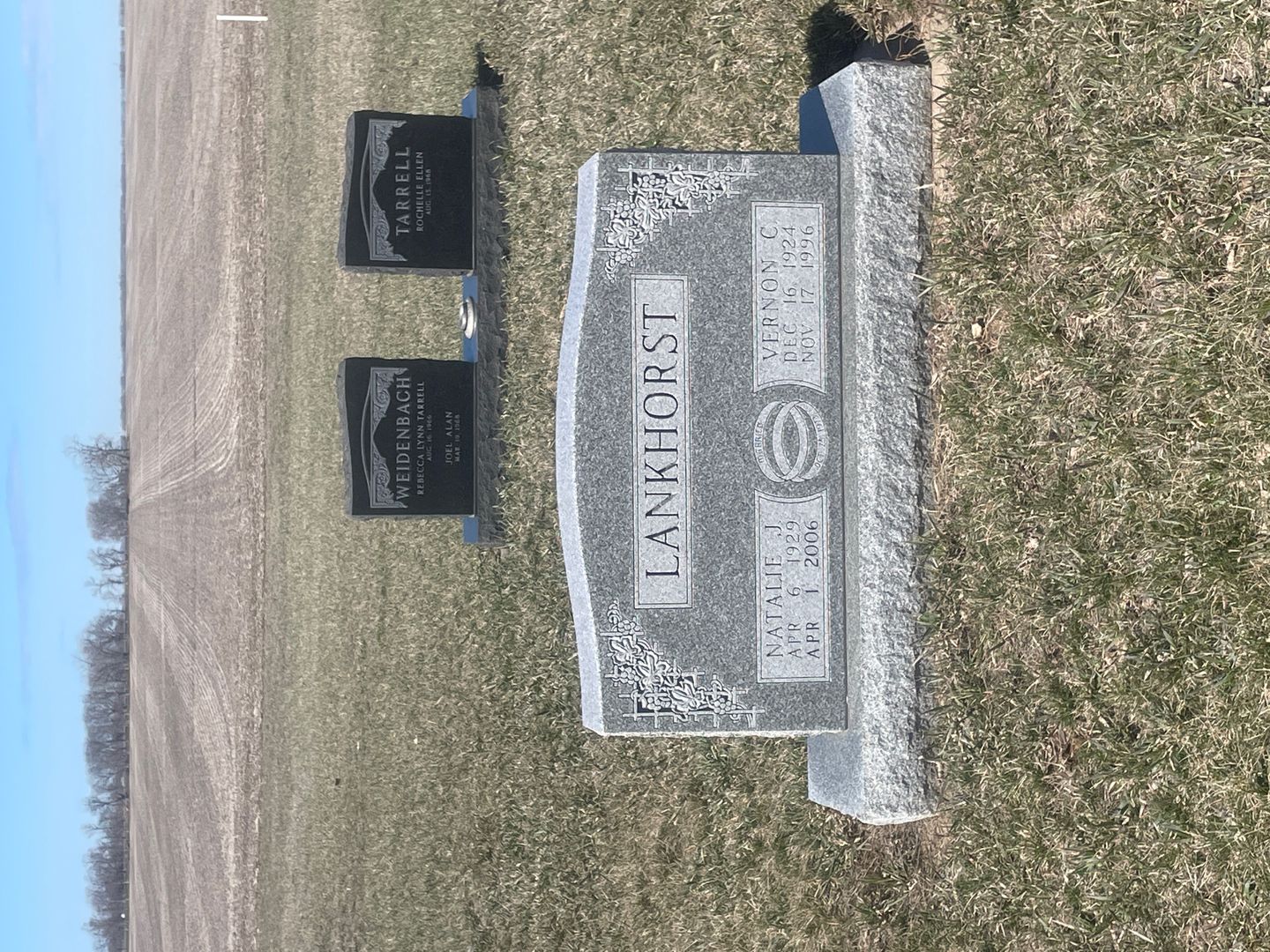 Vernon C. Lankhorst's grave. Photo 1