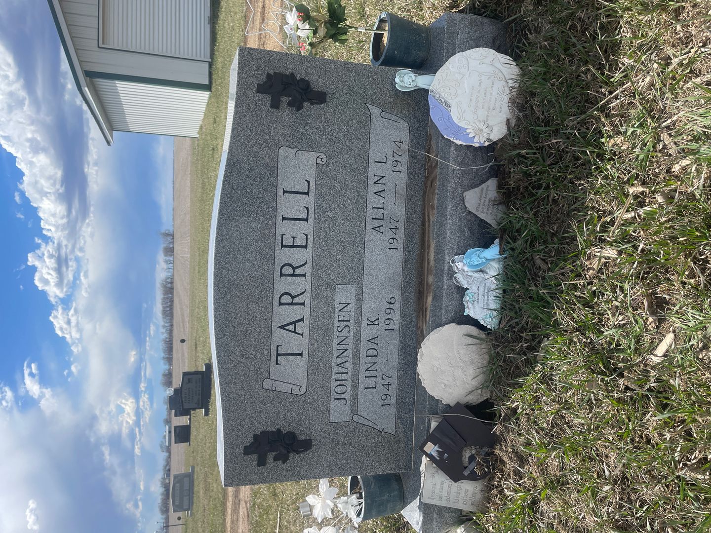 Allan L. Tarrell's grave. Photo 1
