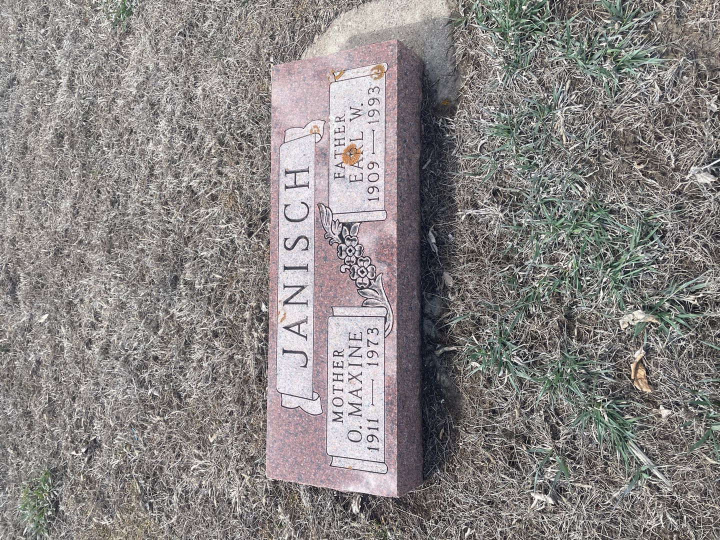 O. Maxine Laity Janisch's grave. Photo 1
