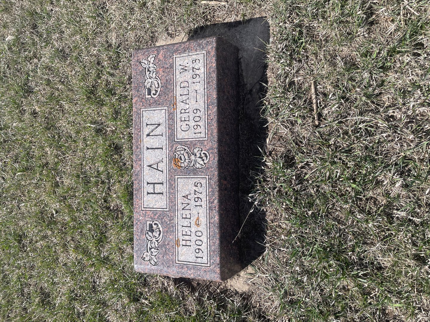 Helena Hain's grave. Photo 1
