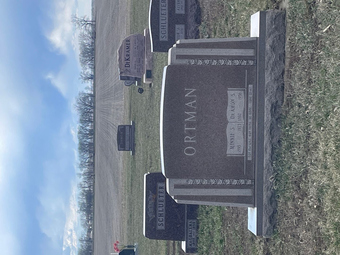 Doctor Amon S. Ortman's grave. Photo 1