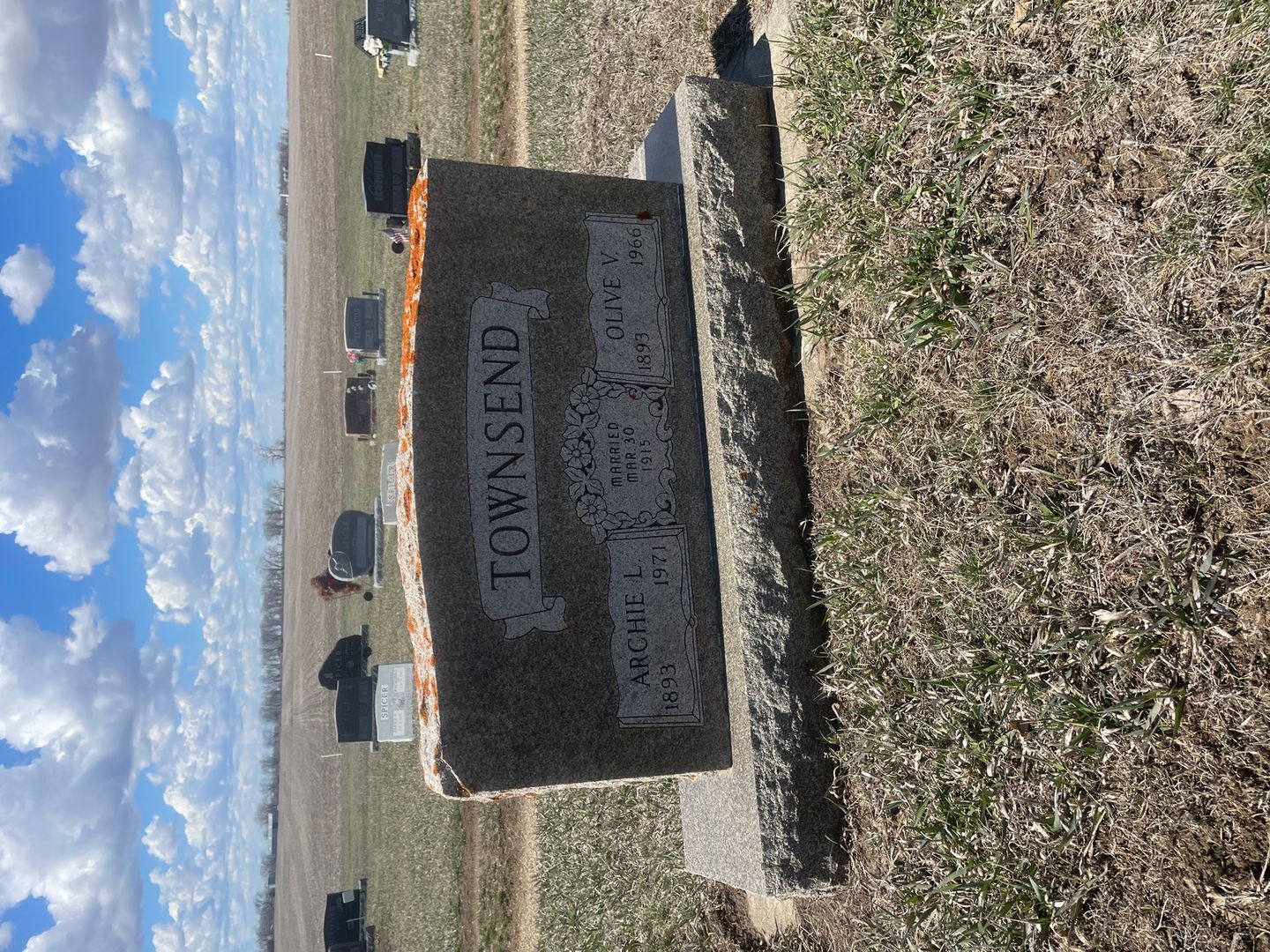 Olive V. Addy Townsend's grave. Photo 1