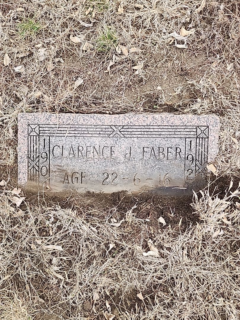 Clarence J. Faber's grave. Photo 1
