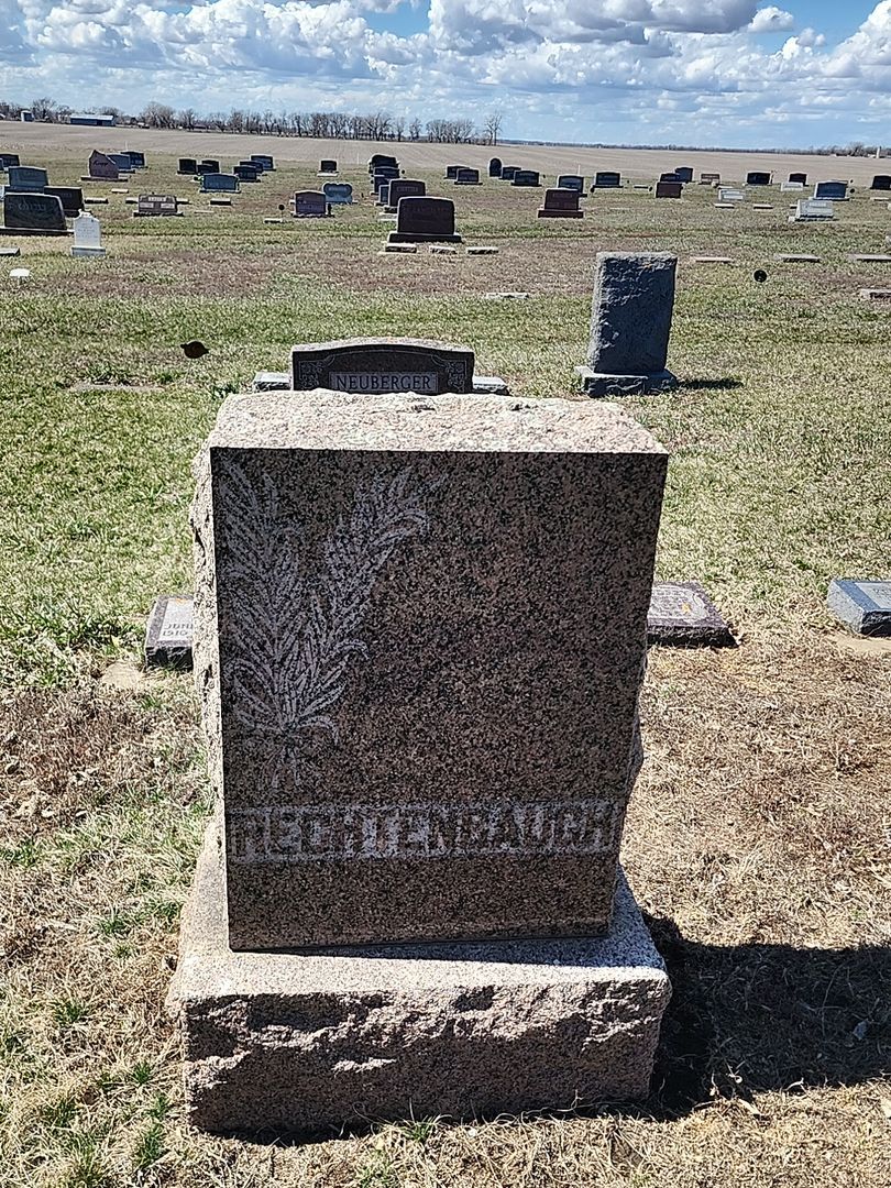 Ferdinand Rechtenbaugh's grave. Photo 1