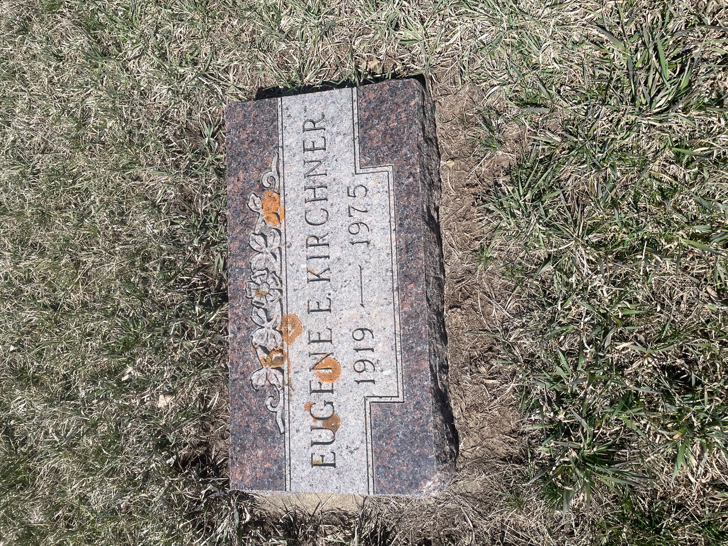 Eugene E. Kirchner's grave. Photo 1