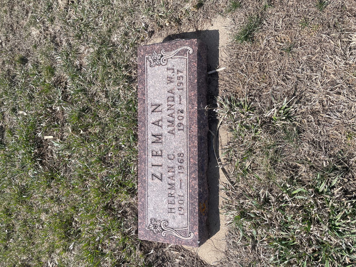 Herman C. Zieman's grave. Photo 1
